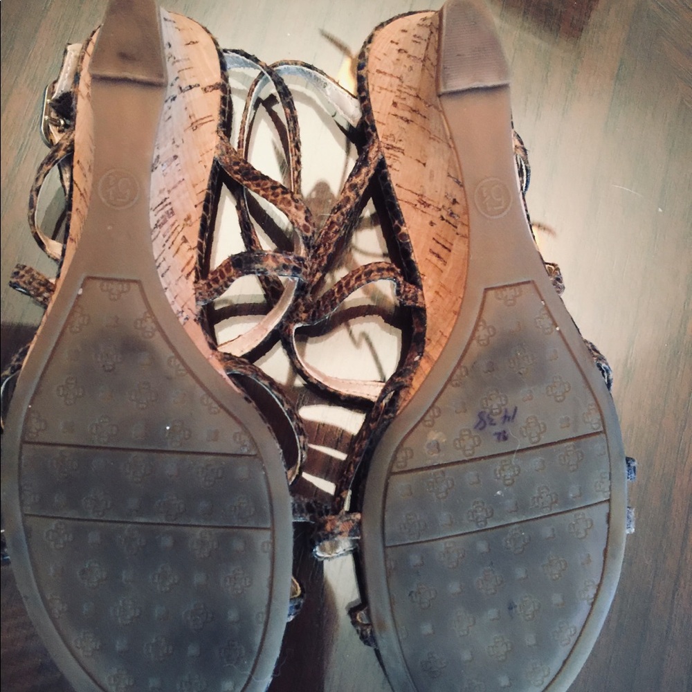 Etienne Aigner Sandals - Picture 2 of 3